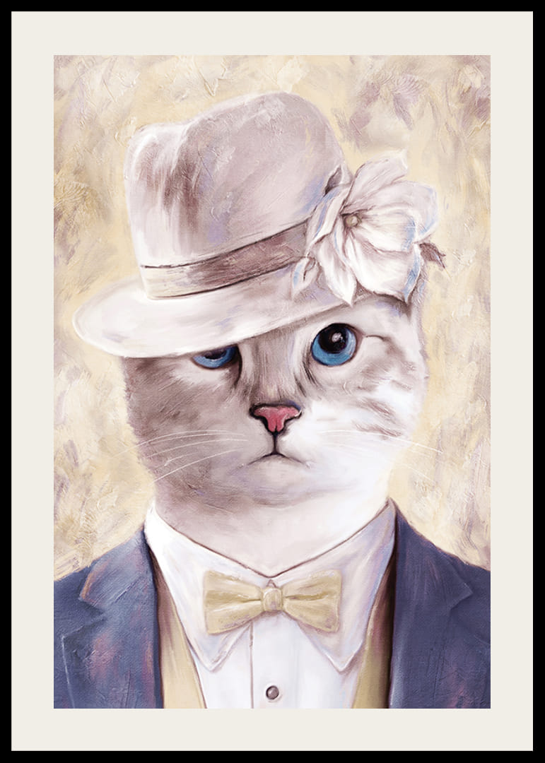 Geïllustreerde kat met beige hoed en blauw pak tegen een lichte achtergrond-12