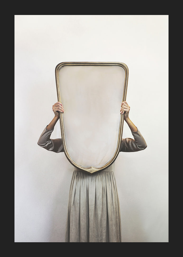 Photographic motif of woman in gray dress with mirror-12