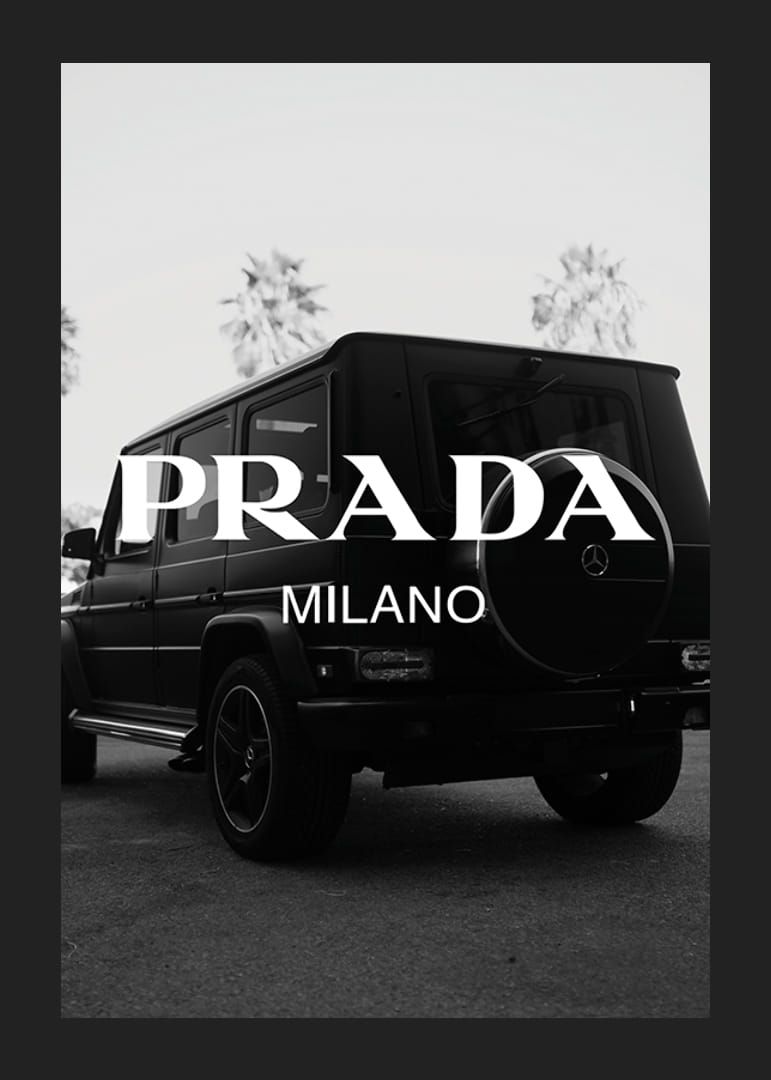 Melnbalts Mercedes G klases aizmugures skats ar Prada logotipu-12