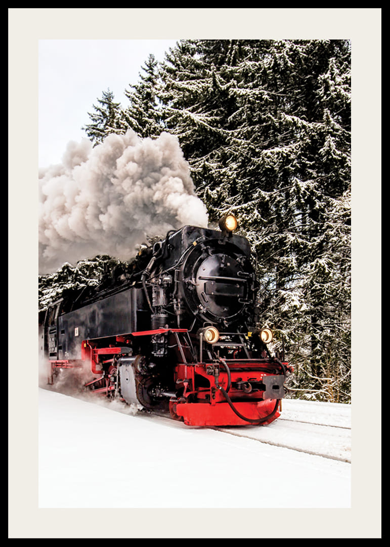 Damplokomotiv trasker gjennom snødekt vinterlandskap, fotografi-12