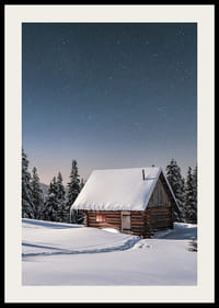 Baita di tronchi coperta di neve sotto un cielo stellato in un paesaggio invernale-2
