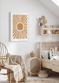Illustrerad sol med leende ansikte och strålar i orange-8