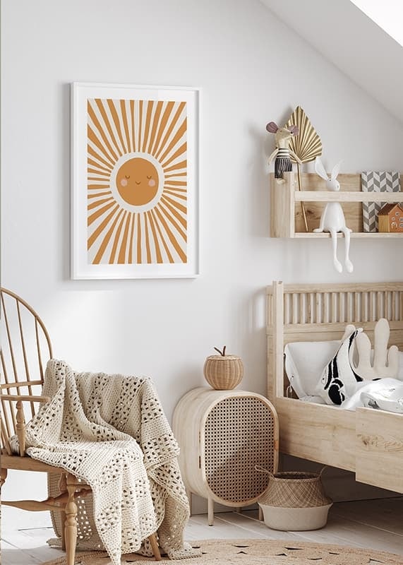 Illustrerad sol med leende ansikte och strålar i orange-12