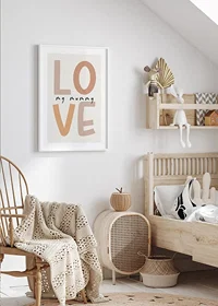 Grafisk textillustration med ordet LOVE i beige toner-8