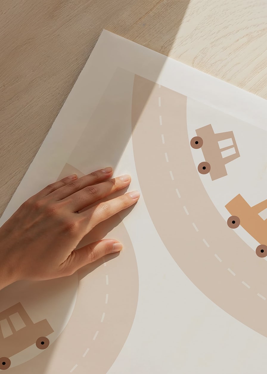 Illustration av leksaksbilar på slingrande vägar i beige toner-12