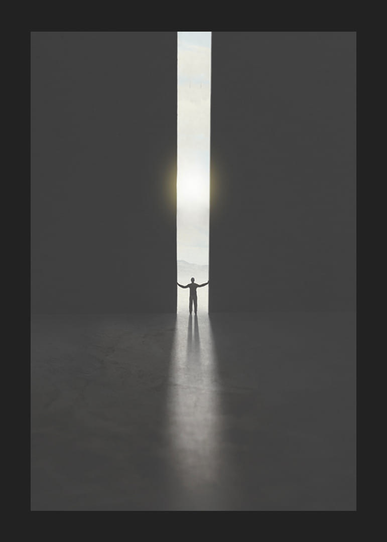 Silhouette eines Mannes, der dunkle Türen zum Licht öffnet-12