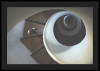 Surrealistisk spiraltrappa ovanifrån i dova, jordiga toner-4