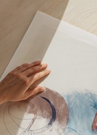 Surreale Illustration eines Mannes, der sein eigenes Gesicht bemalt-9