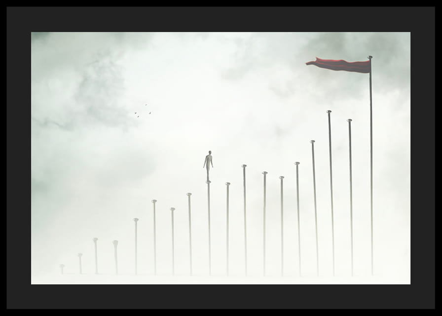 Ilustrație suprarealistă a unui om pe stâlpi înalți în ceață-12