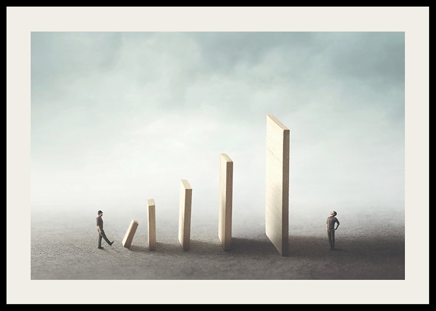 Illustration avec deux personnes et des dominos qui tombent-12