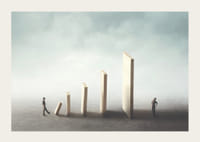 Illustrasjon med to personer og fallende dominobrikker-3