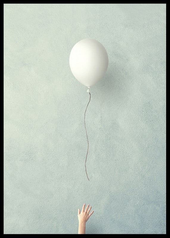 Illustration eines weißen Ballons, der vor blauem Hintergrund aufsteigt-12