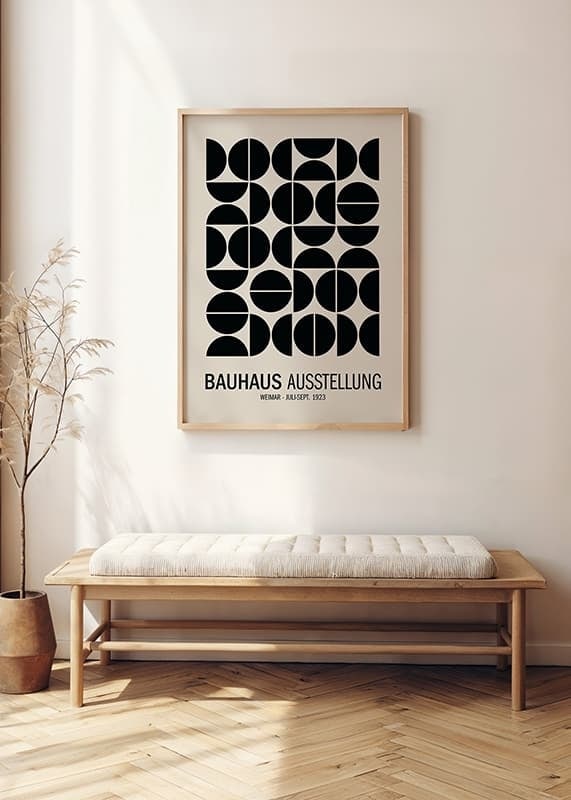 Design graphique inspiré du Bauhaus avec des formes géométriques noires-12