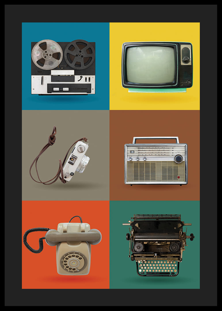 Stiliserad illustration av retro teknikprylar i färgrutor-12