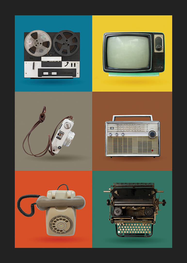 Stiliserad illustration av retro teknikprylar i färgrutor-12