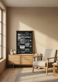 Sort-hvid fotografering af stablede retro kassettebånd, nærbillede-8