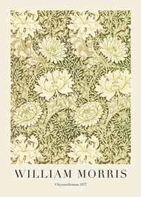 Tätt och stiliserat mönster med stora krysantemumblommor, slingrande blad och tunna grenar i mjuka gröna och beige toner-1