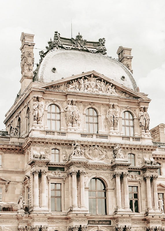 Fotografi av Pavillon Richelieu med utsmyckade fasaddetaljer-12