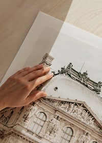 Fotografi av Pavillon Richelieu med utsmyckade fasaddetaljer-9