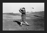 Zwart-witfoto van mannelijke golfer in klassieke kledij-5
