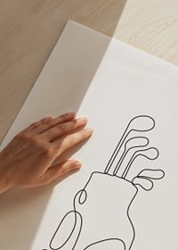 Minimalistisk line art av golfbag med klubbor i svartvitt-3