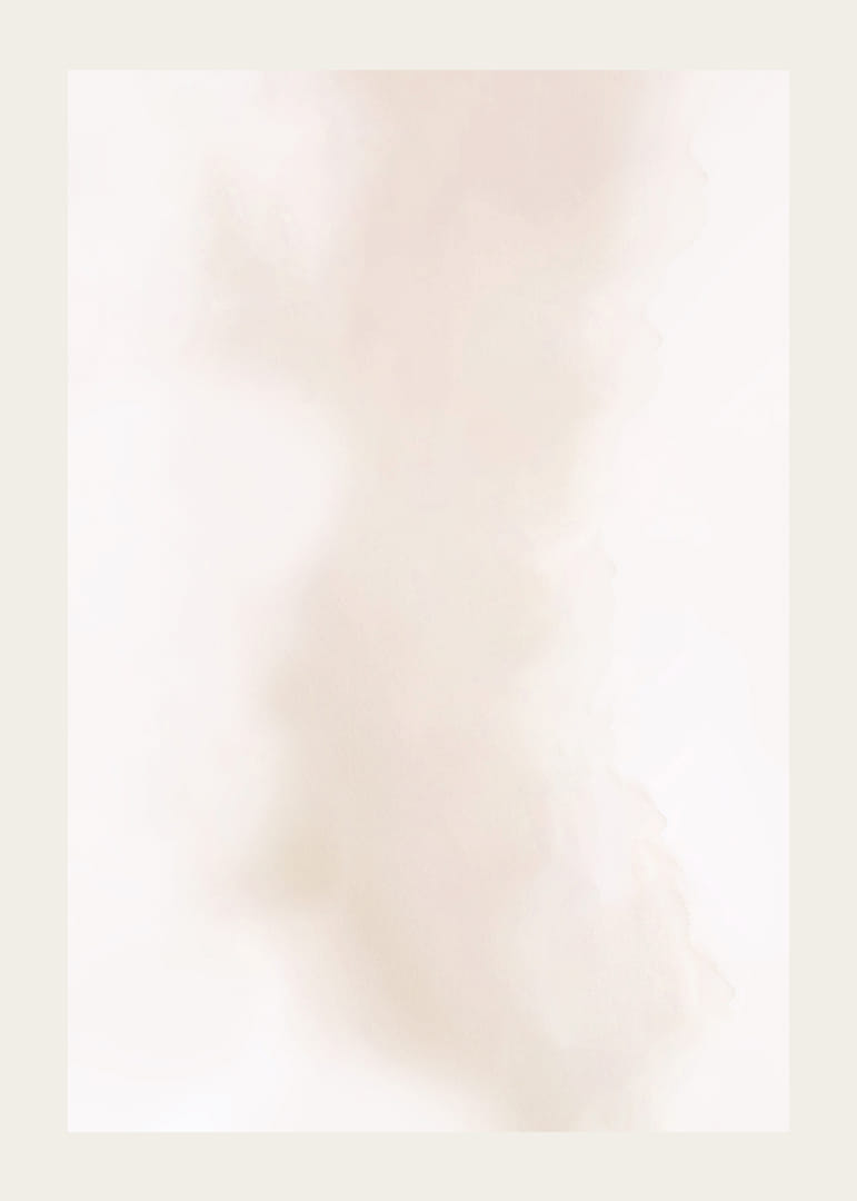 Abstraktný akvarel s jemnými hnedými tónmi na svetlom pozadí-12