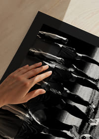 Fotografie de grup alb-negru cu jucători de fotbal în uniforme de meci-9