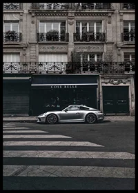 Fotografisk Porsche 911 GT3 framför klassisk fasad-6