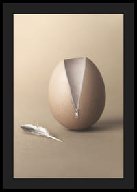 Surrealistisk illustration av ägg med blixtlås i beige toner-4