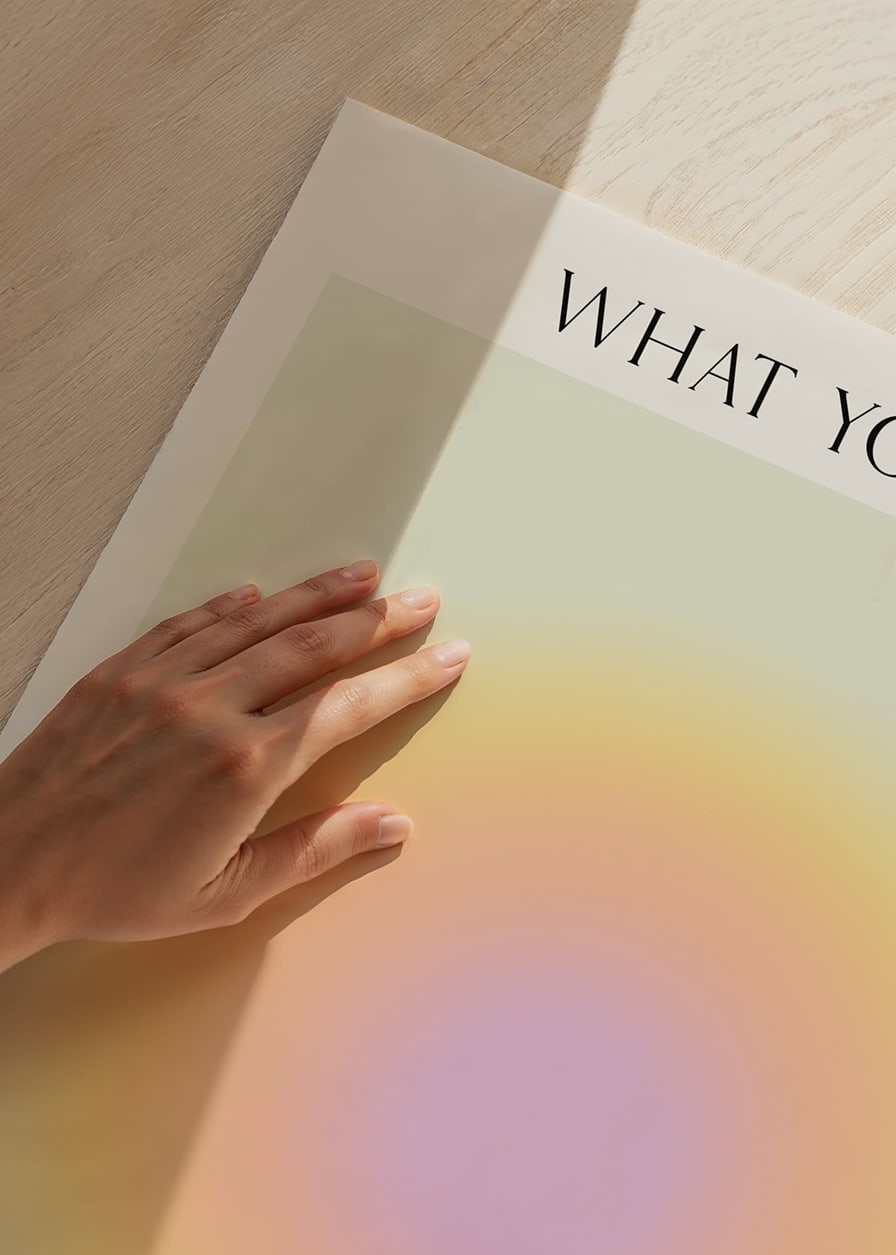 Abstrakt cirkulært motiv i pastel med tekst øverst og nederst-12