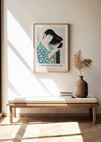 Japansk kvinna i blå kimono kammar långt mörkt hår, Goyō Hashiguchi-2