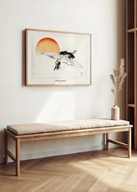 Illustrerad trana i flykt mot röd sol, japansk stil av Kōno Bairei-2
