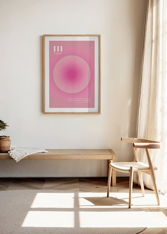 Abstrakt cirkulär illustration i rosa toner med texten 111-12