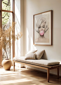Marilyn Monroe Pink Bubblegum-8