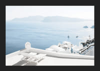 Fotografia obielených terás na pozadí modrého mora, Santorini-5