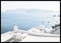 Fotografi av vitkalkade terrasser mot blått hav, Santorini-6