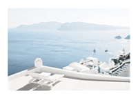 Fotografi av vitkalkade terrasser mot blått hav, Santorini-1
