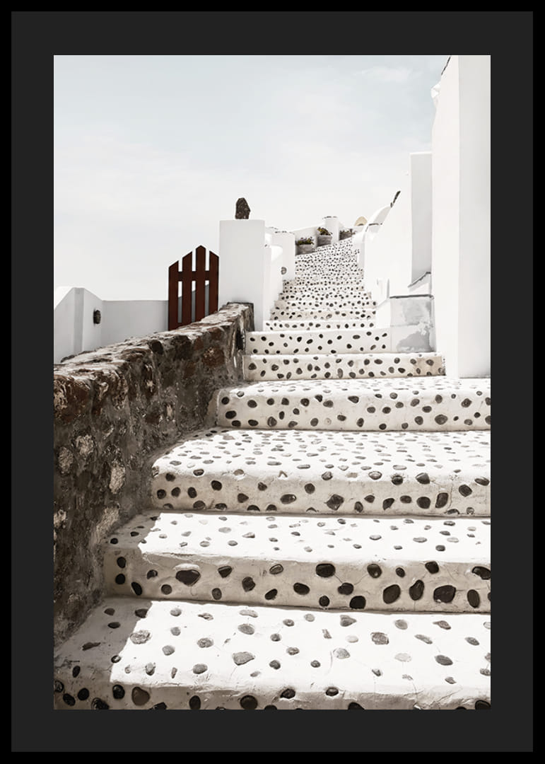 Fehér pöttyös lépcsők fényképe Oiában, Santorini szigetén-12