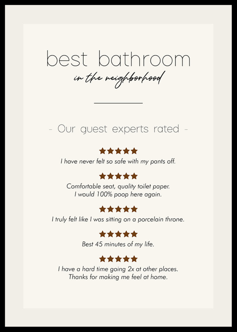 Humorný text v čiernej farbe s recenziami a hviezdičkami na béžovom pozadí-12