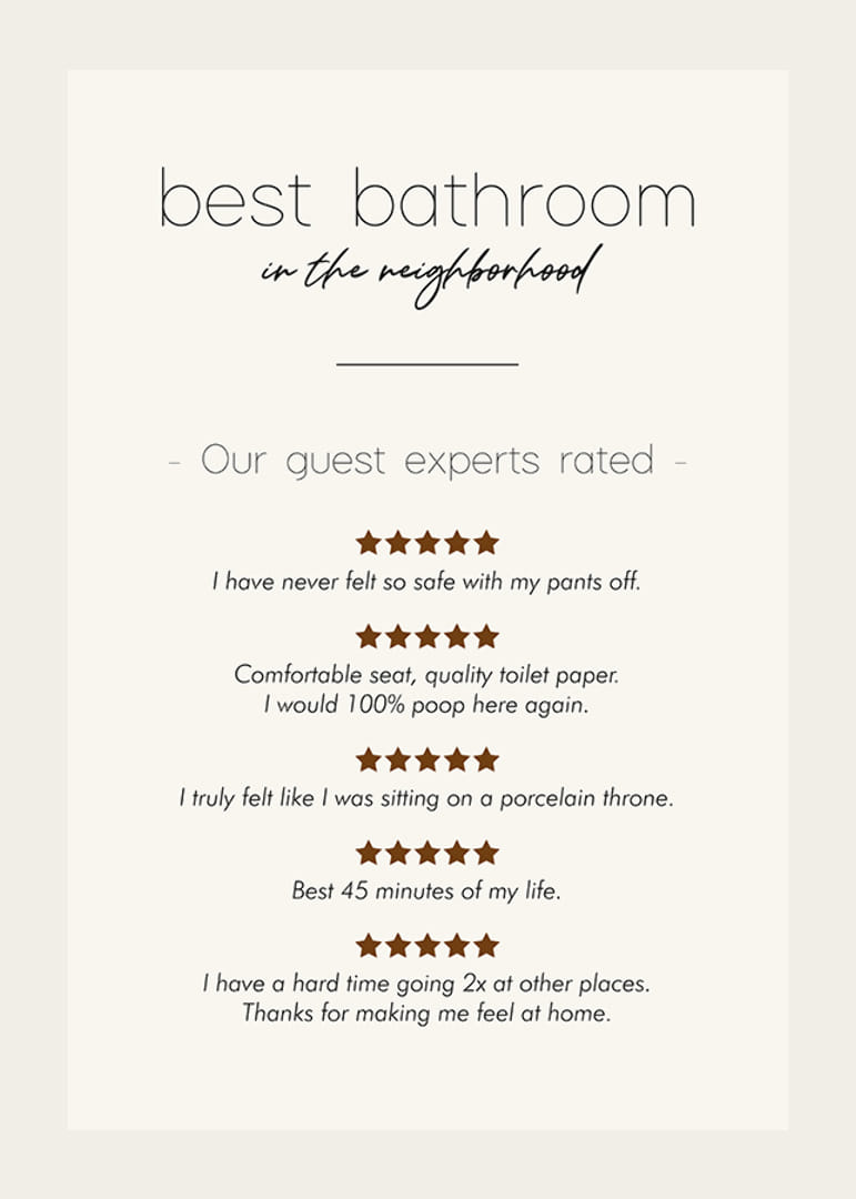 Humorný text v čiernej farbe s recenziami a hviezdičkami na béžovom pozadí-12