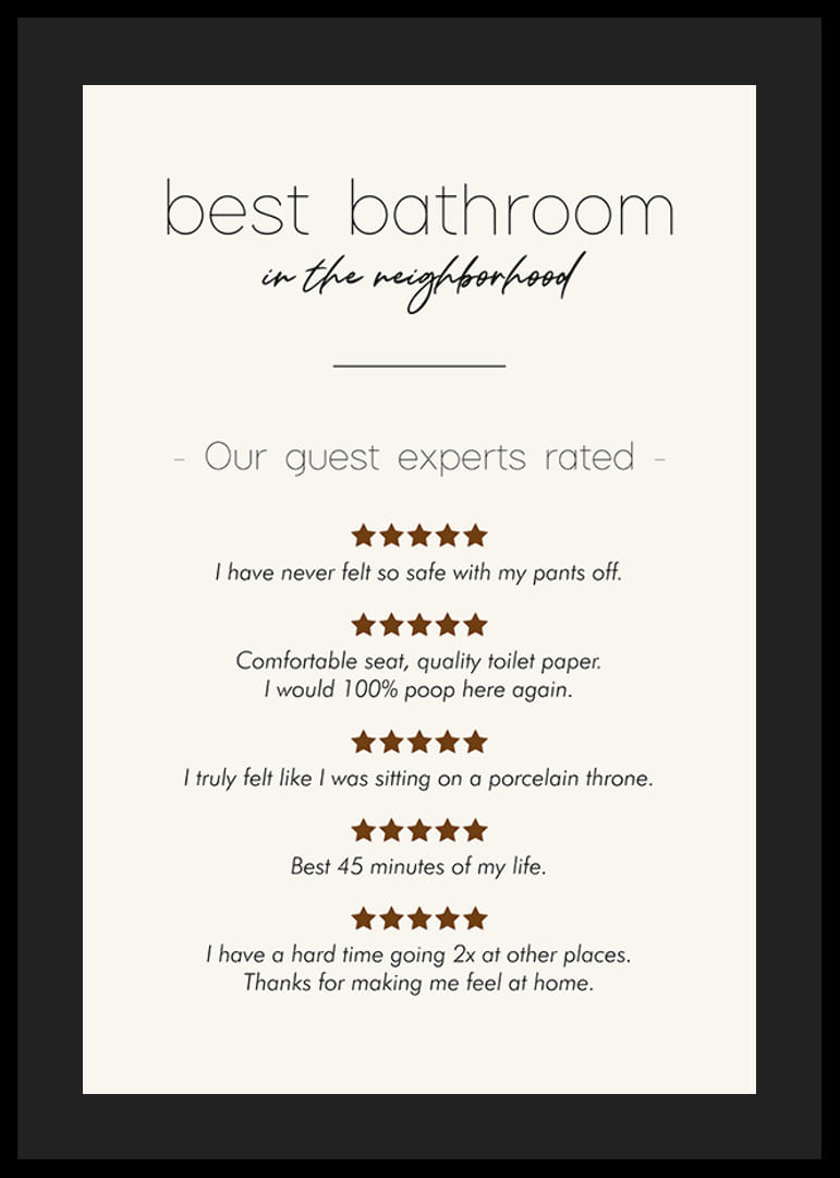 Humorný text v čiernej farbe s recenziami a hviezdičkami na béžovom pozadí-12