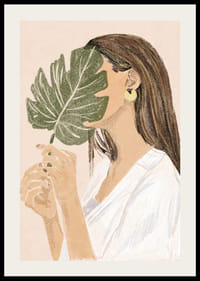 Femme illustrée aux longs cheveux bruns tenant une feuille verte-2