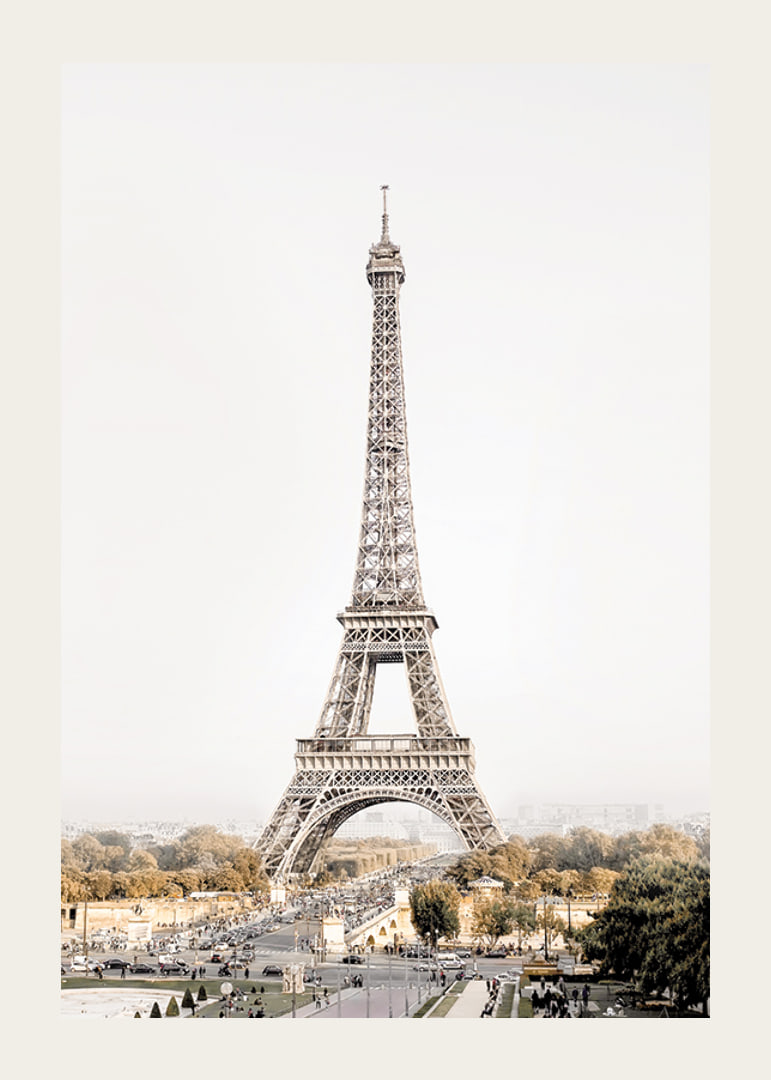 Fotografi av Eiffeltornet i Paris mot ljus, mild bakgrund-12