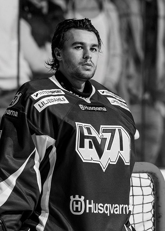 Stefan Liv B&W-12