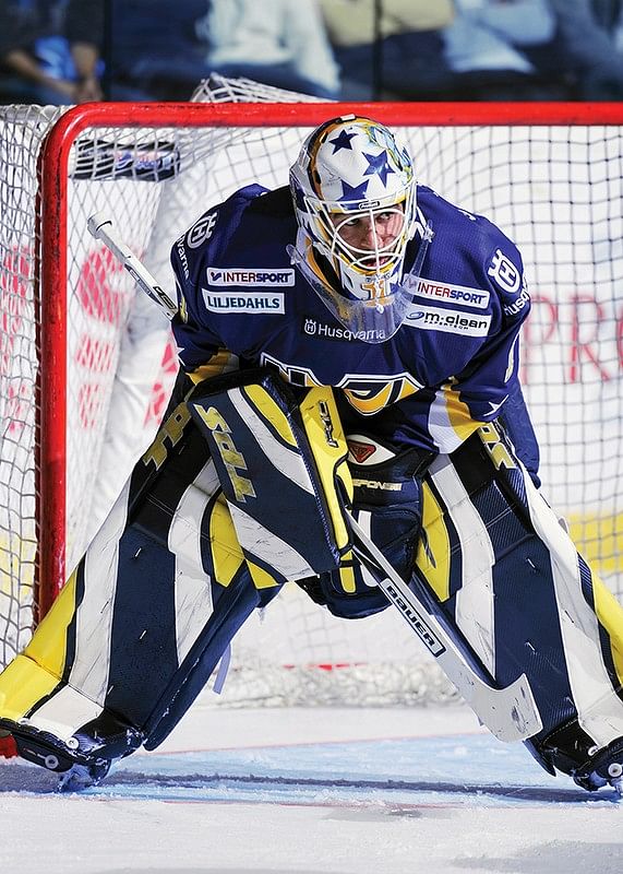 Stefan Liv No2-12