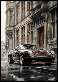 Klasyczny czarny Porsche 911 przed zabytkową kamienną fasadą-2