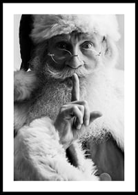 Portrait noir et blanc du Père Noël avec un doigt sur les lèvres-0