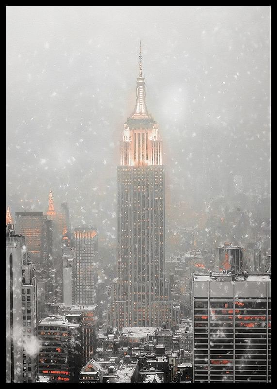 Poster met een winters schilderij van een verlicht Empire State Building-12