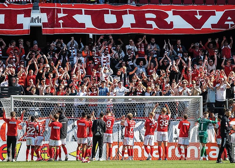 Rödvita Hjältar No2-12