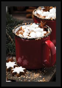 Mug rouge avec chocolat chaud et guimauves, ambiance de Noël-4